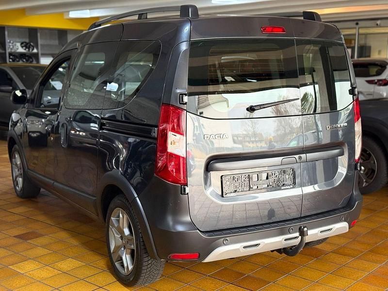 Gebraucht Dacia Dokker Stepway 131 PS (96 kW) 2020 Grau Van / Kleinbus
