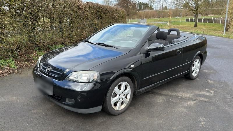 Gebraucht Opel Astra Cabriolet 125 PS (91 kW) 2004 Schwarz Cabrio