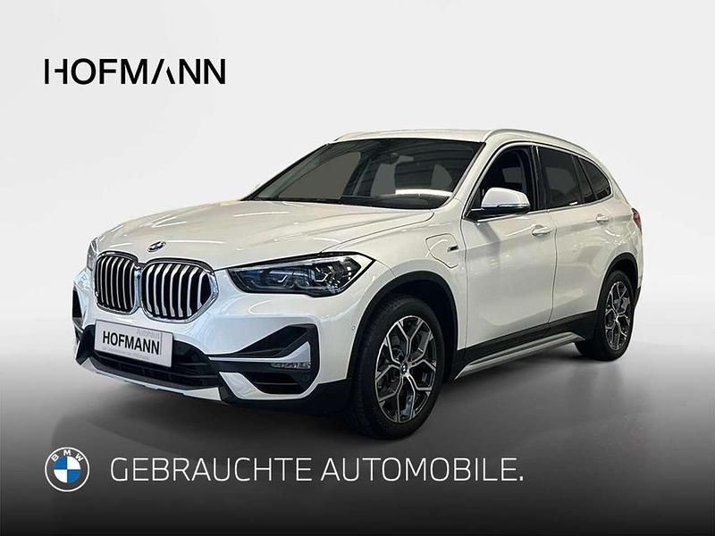 Mineralweiß metallic Gebraucht 2022 BMW X1 xLine SUV | 24.990 € (Fairer Preis) - Bild 1/3