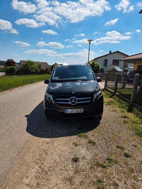 Grau Gebraucht 2019 Mercedes V250 Van / Kleinbus | 42.600 € (Superpreis) - Bild 1/4