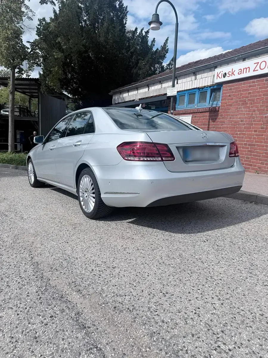 Gebraucht Mercedes E200 130 PS (95 kW) 2013 Silber Limousine