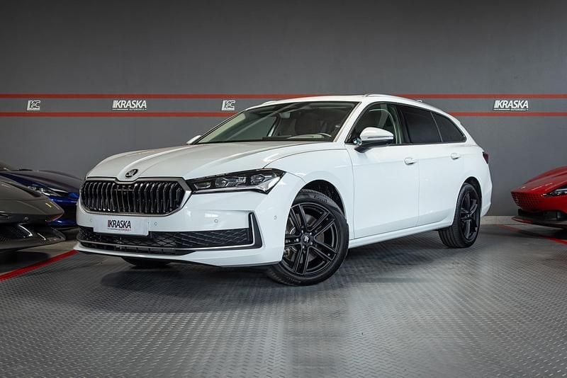 Gebraucht Skoda Superb Selection 193 PS (141 kW) 2024 Purity weiss Kombi