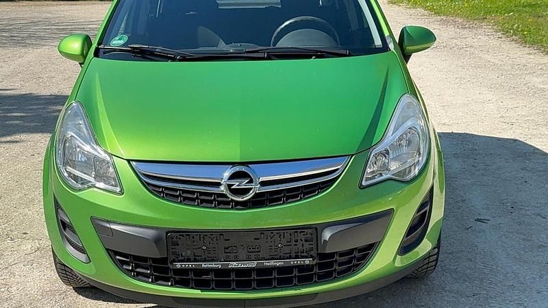 Gebraucht Opel Corsa 70 PS (51 kW) 2013 Grün Kleinwagen