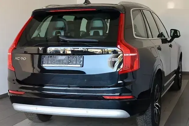 Gebraucht Volvo XC90 Momentum 250 PS (183 kW) 2021 Schwarz SUV