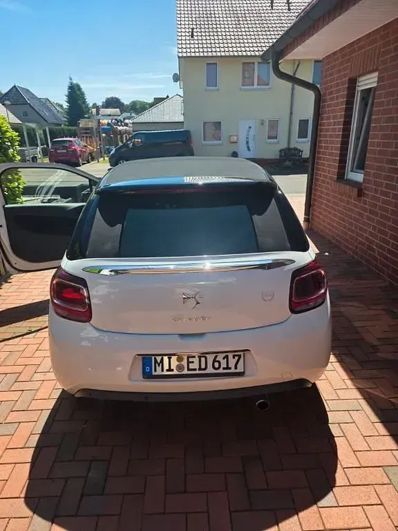 Gebraucht Citroën DS3 So Chic 120 PS (88 kW) 2012 Weiß Kleinwagen