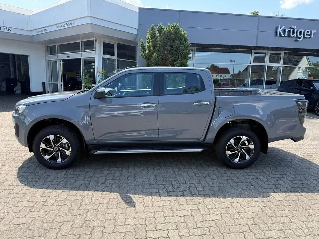 Neu Isuzu D-Max 163 PS (119 kW) 2026 Grau Pickup