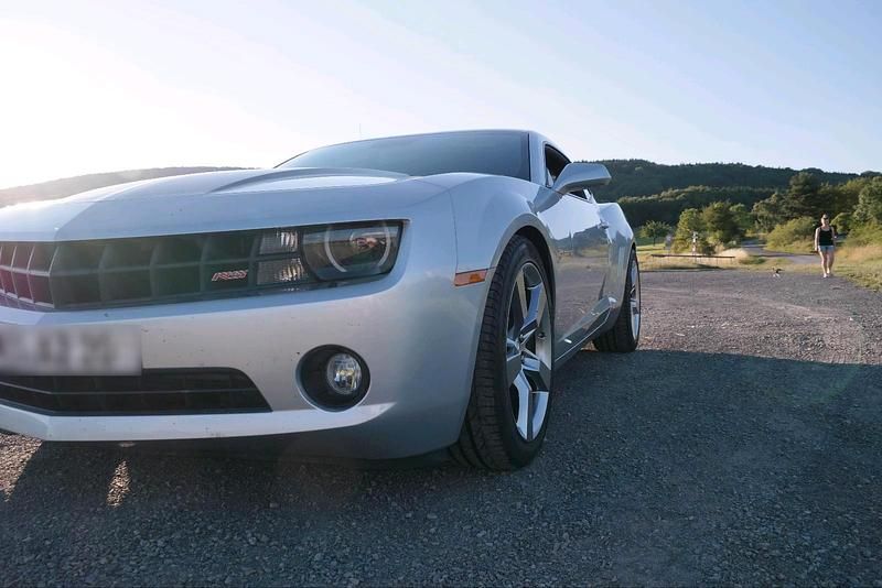 Gebraucht Chevrolet Camaro 330 PS (242 kW) 2010 Silber Coupé