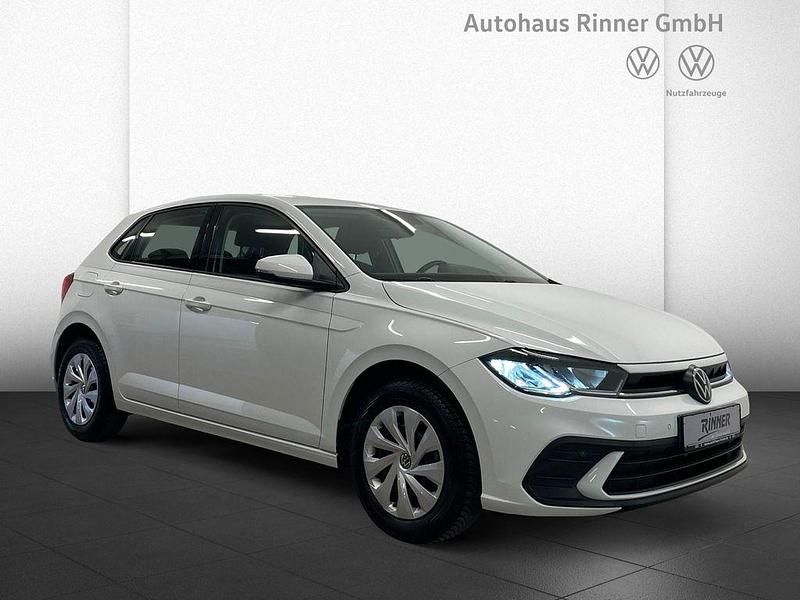 Weiß Gebraucht 2023 VW Polo Life Limousine | 16.790 € (Fairer Preis) - Bild 1/4