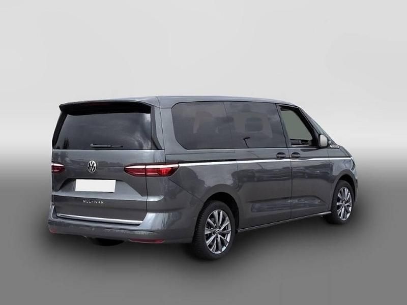 Gebraucht VW Multivan Style 150 PS (110 kW) 2024 Grau Van