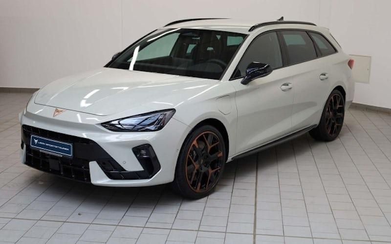 Neu Cupra Leon VZ 272 PS (200 kW) 2025 Taiga grau metallic Kombi