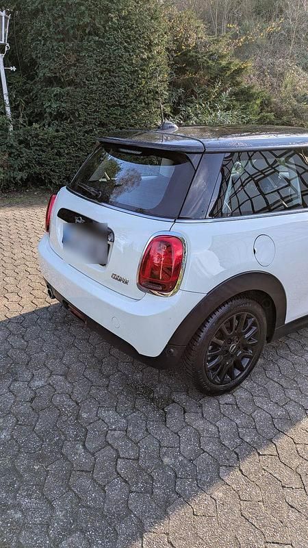 Gebraucht Mini Cooper 136 PS (100 kW) 2019 Weiß Kleinwagen