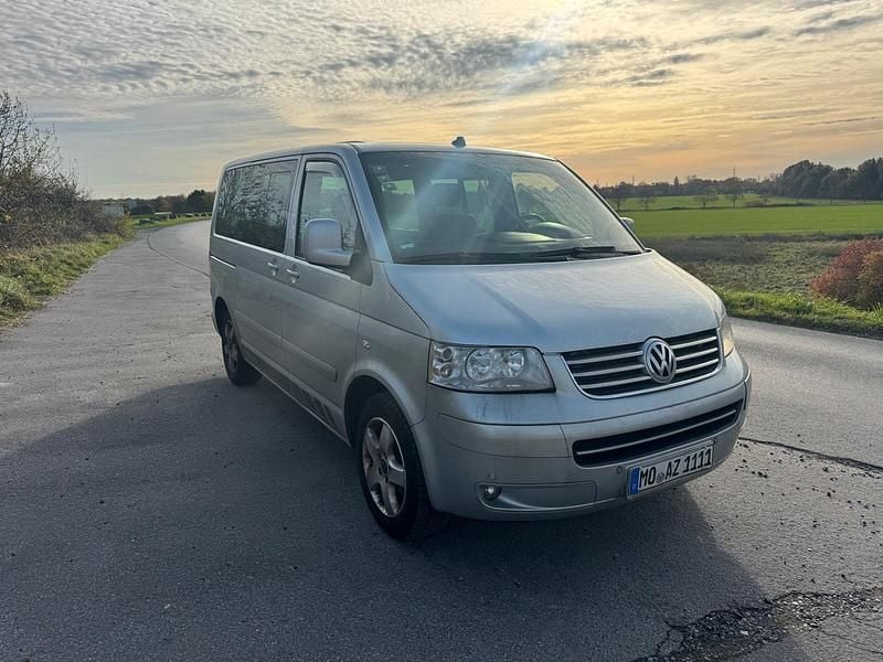Grau Gebraucht 2005 VW T5 Highline Van | 9.850 € - Bild 1/4