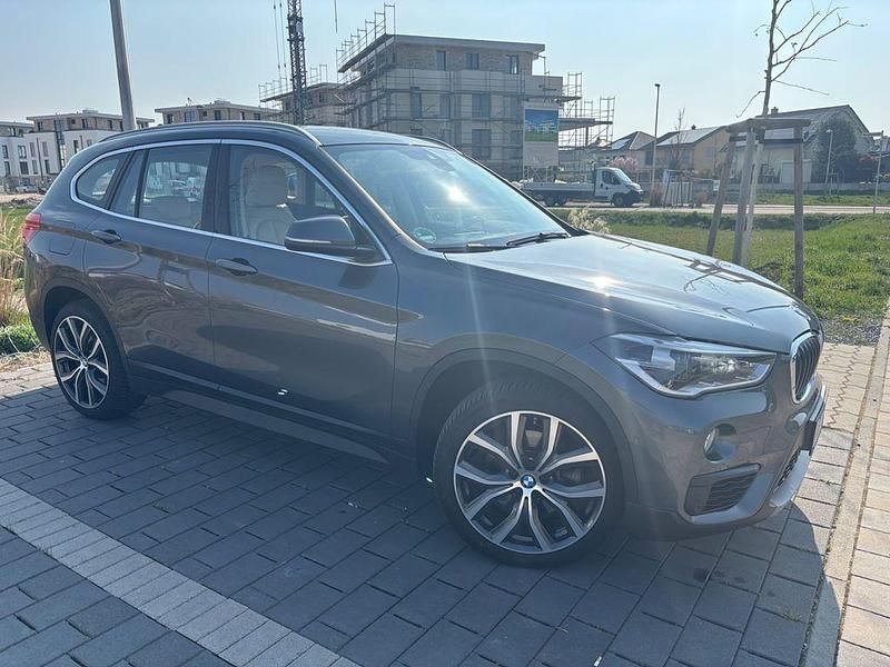 Gebraucht BMW X1 Advantage 231 PS (169 kW) 2016 Grau SUV