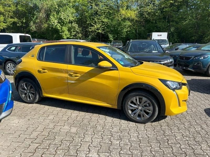 Gebraucht Peugeot 208 Active 100 kW (136 PS) 2021 Lack gelb faro/typ aussenverkleidung met (metallic) Kleinwagen
