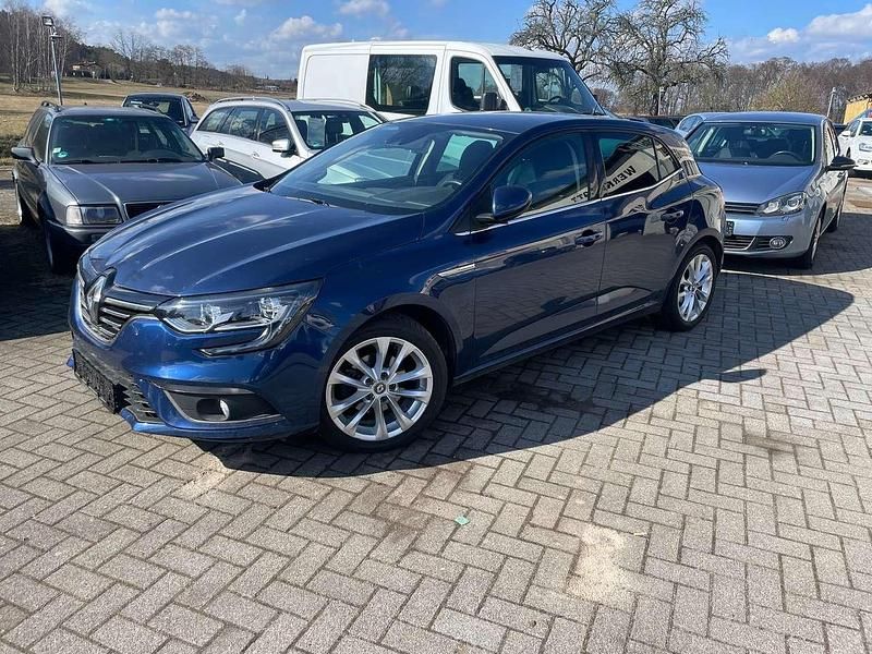 Gebraucht Renault Mégane IV Intens 132 PS (97 kW) 2018 Blau cosmos Kleinwagen