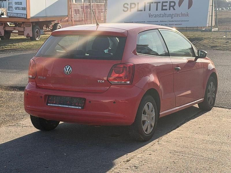 Gebraucht VW Polo Trendline 75 PS (55 kW) 2012 Rot Kleinwagen