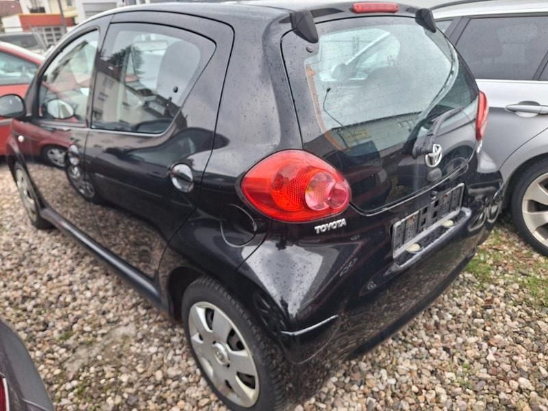 Gebraucht Toyota Aygo 68 PS (50 kW) 2009 Schwarz Kleinwagen