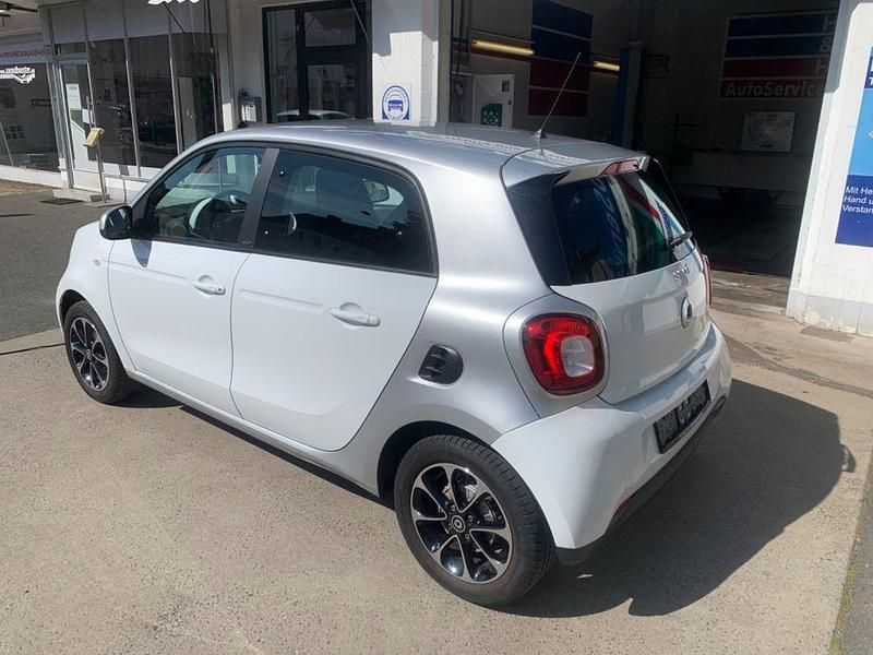 Gebraucht Smart ForFour Passion 71 PS (52 kW) 2015 Weiß Kleinwagen