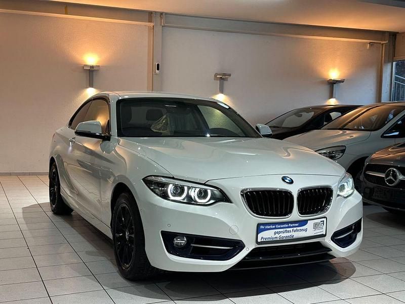 Weiß Gebraucht 2020 BMW 218 Sport Line Coupé | 14.999 € (Superpreis) - Bild 1/4