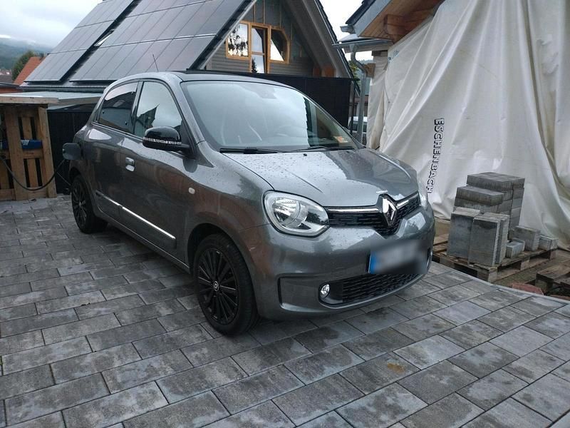 Grau Gebraucht 2023 Renault Twingo Urban Night Kleinwagen | 18.700 € - Bild 1/4