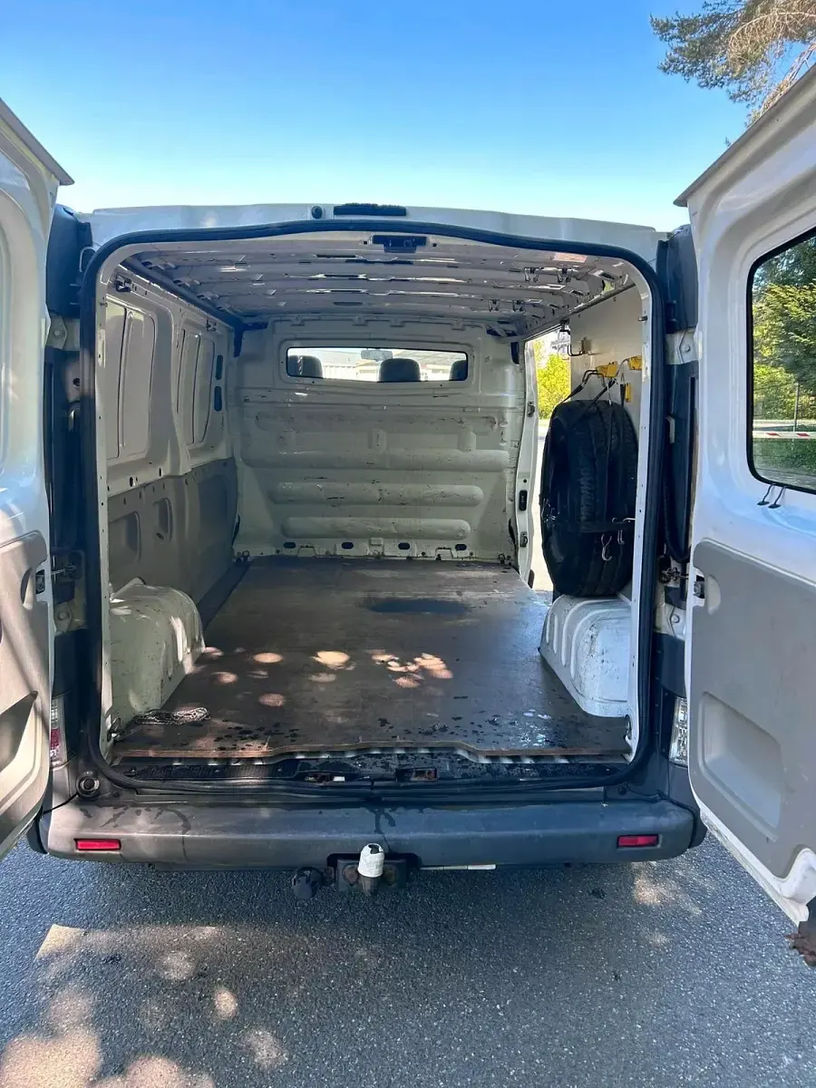 Second-hand Renault Trafic 115 CP (84 kW) 2008 Argintiu Monovolum