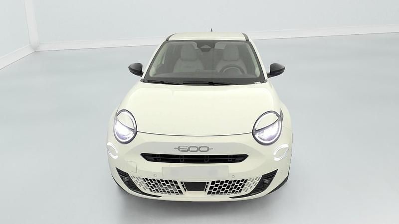Neu Fiat 600 101 PS (74 kW) 2025 Blanc gelato SUV