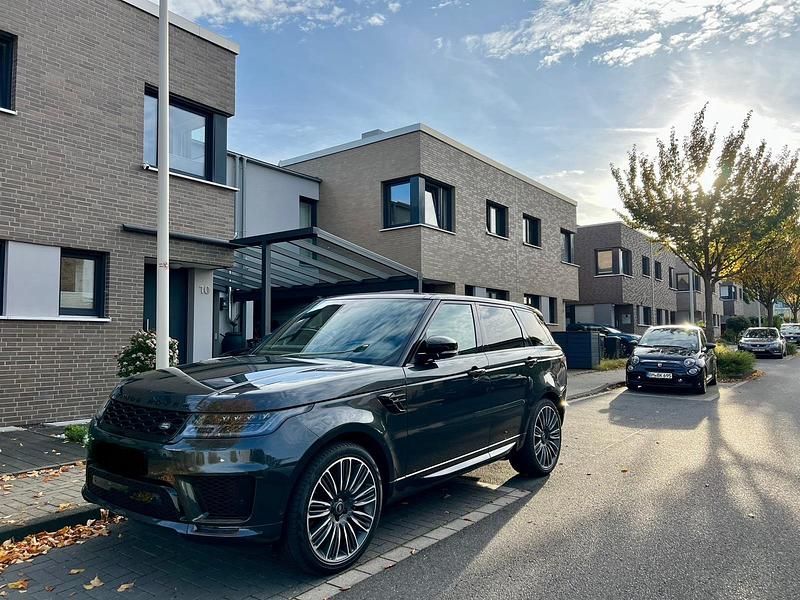 Grau Gebraucht 2018 Land Rover Range Rover Sport Autobiography Dynamic SUV | 38.998 € - Bild 1/4