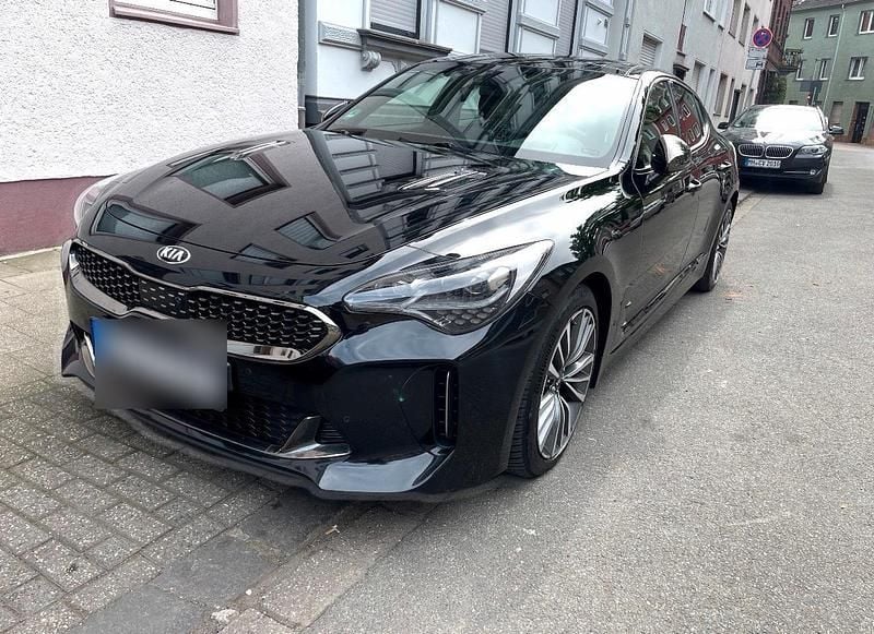 Gebraucht Kia Stinger 200 PS (147 kW) 2018 Schwarz Kleinwagen