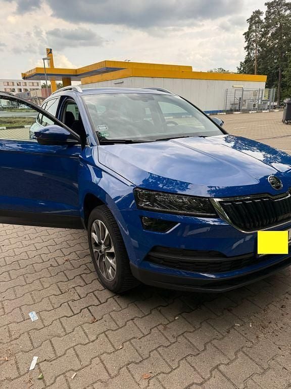 Blau Gebraucht 2021 Skoda Karoq Active SUV | 17.990 € (Superpreis) - Bild 1/4