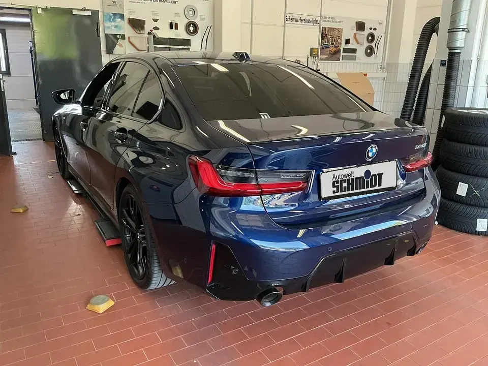 Gebraucht BMW 330 M Sport 245 PS (180 kW) 2023 Bmw individual transanitblau Limousine
