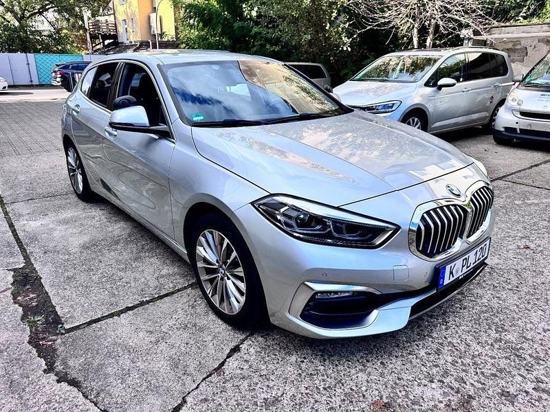 Silber Gebraucht 2020 BMW 116 Luxury Line Kleinwagen | 16.980 € (Fairer Preis) - Bild 1/4