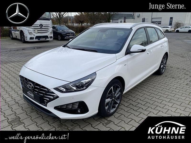Serenity white / mic Gebraucht 2023 Hyundai i30 Kombi | 19.470 € (Guter Preis) - Bild 1/4