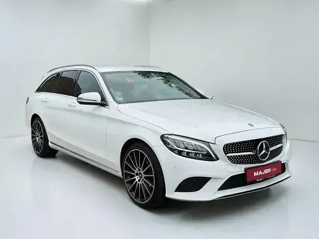 Gebraucht Mercedes 200 Avantgarde 160 PS (117 kW) 2019 Weiß Limousine