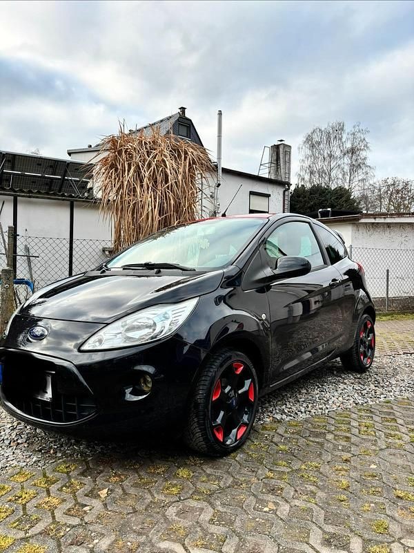 Schwarz Gebraucht 2015 Ford Ka Titanium Kleinwagen | 3.950 € (Fairer Preis) - Bild 1/4