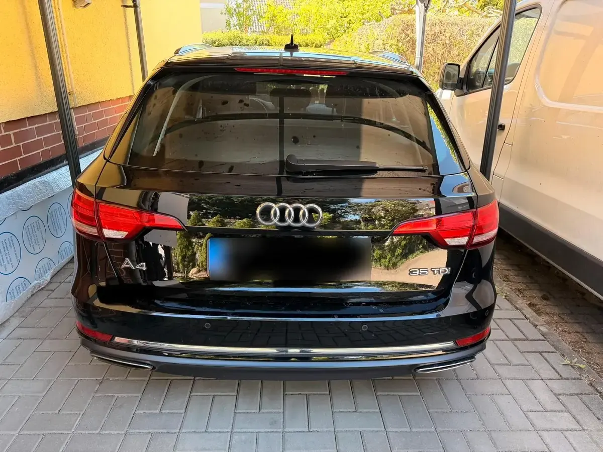 Second-hand Audi A4 150 CP (110 kW) 2019 Negru Break