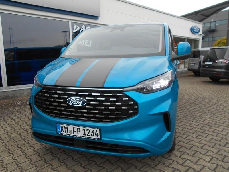 Gebraucht Ford Tourneo Titanium 150 PS (110 kW) 2025 Blau Van / Kleinbus