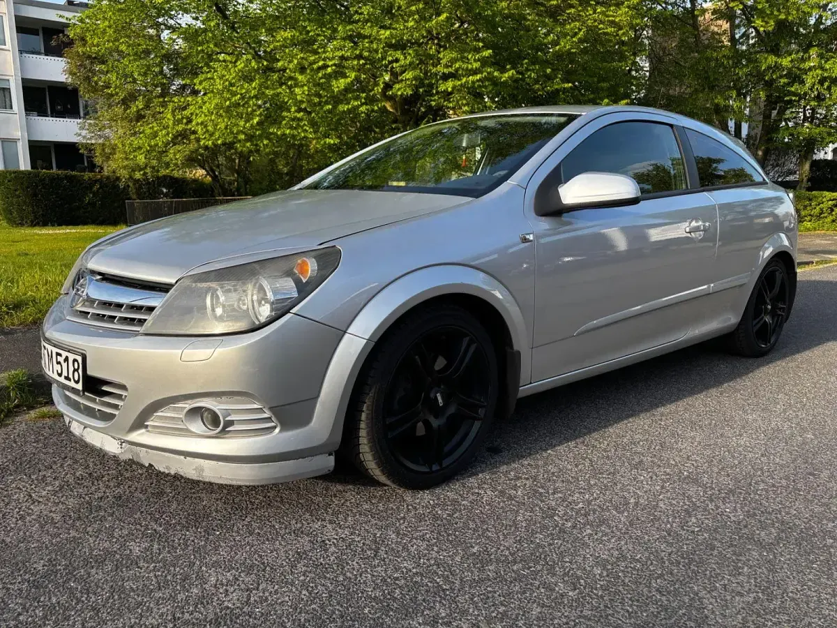 Gebraucht Opel Astra GTC 105 PS (77 kW) 2004 Silber Coupé