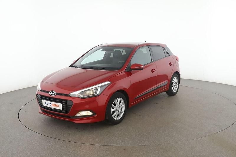 Rot Gebraucht 2017 Hyundai i20 Passion Limousine | 9.760 € (Fairer Preis) - Bild 1/3