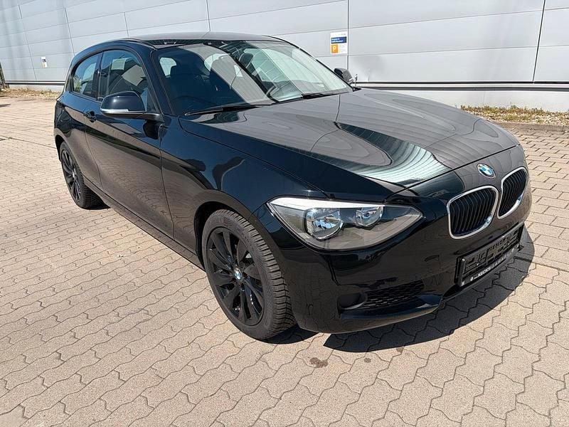 Gebraucht BMW 114 102 PS (75 kW) 2013 Schwarz Kleinwagen