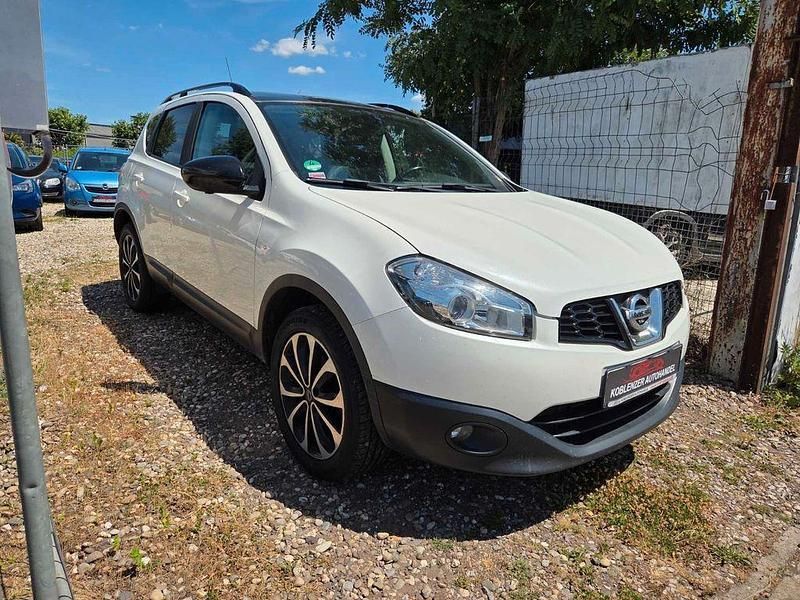 Weiß Gebraucht 2013 Nissan Qashqai 360º SUV | 6.790 € (Guter Preis) - Bild 1/4