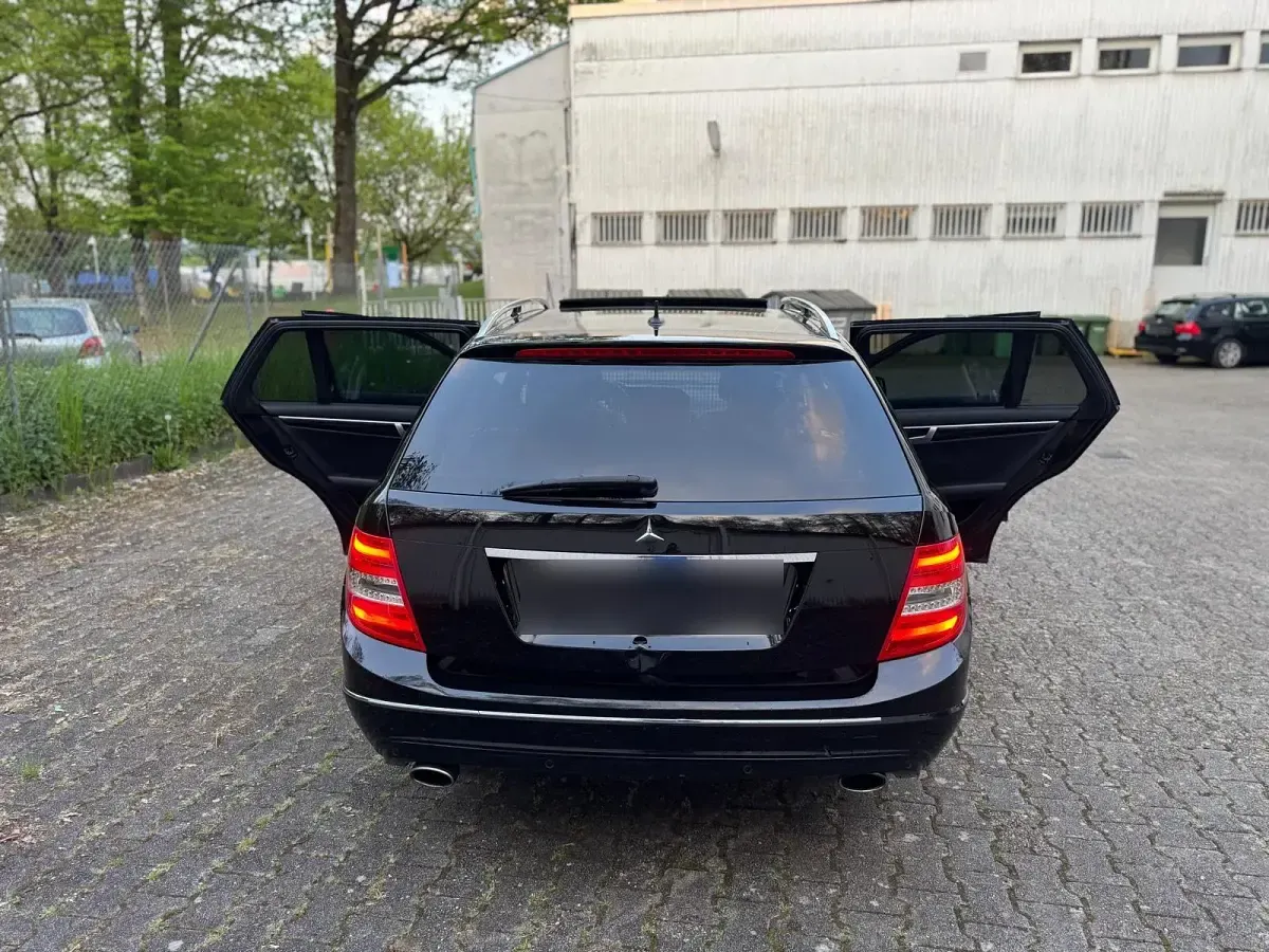 Gebraucht Mercedes C350 Avantgarde 265 PS (194 kW) 2012 Schwarz Kombi