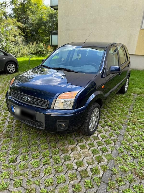 Blau Gebraucht 2010 Ford Fusion Limousine | 3.100 € (Etwas zu teuer) - Bild 1/4