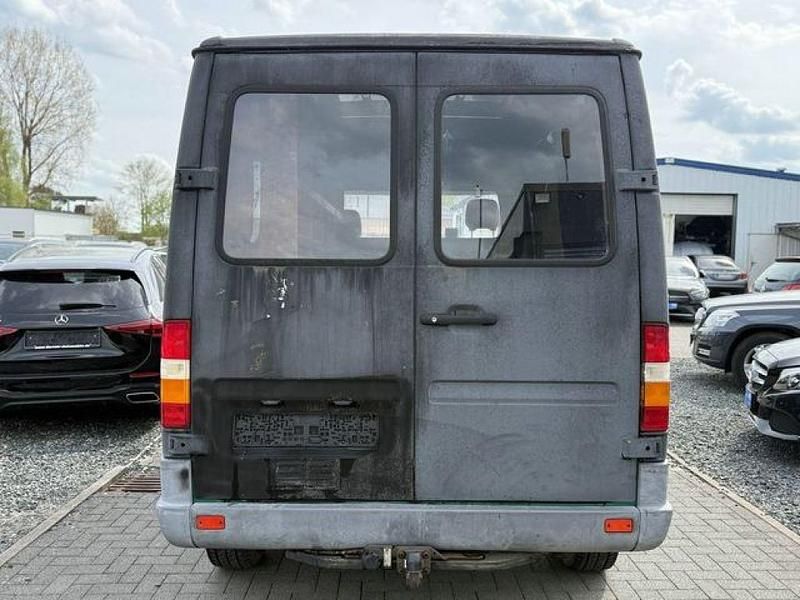 Second-hand Mercedes Sprinter 109 CP (80 kW) 2000 Verde Van
