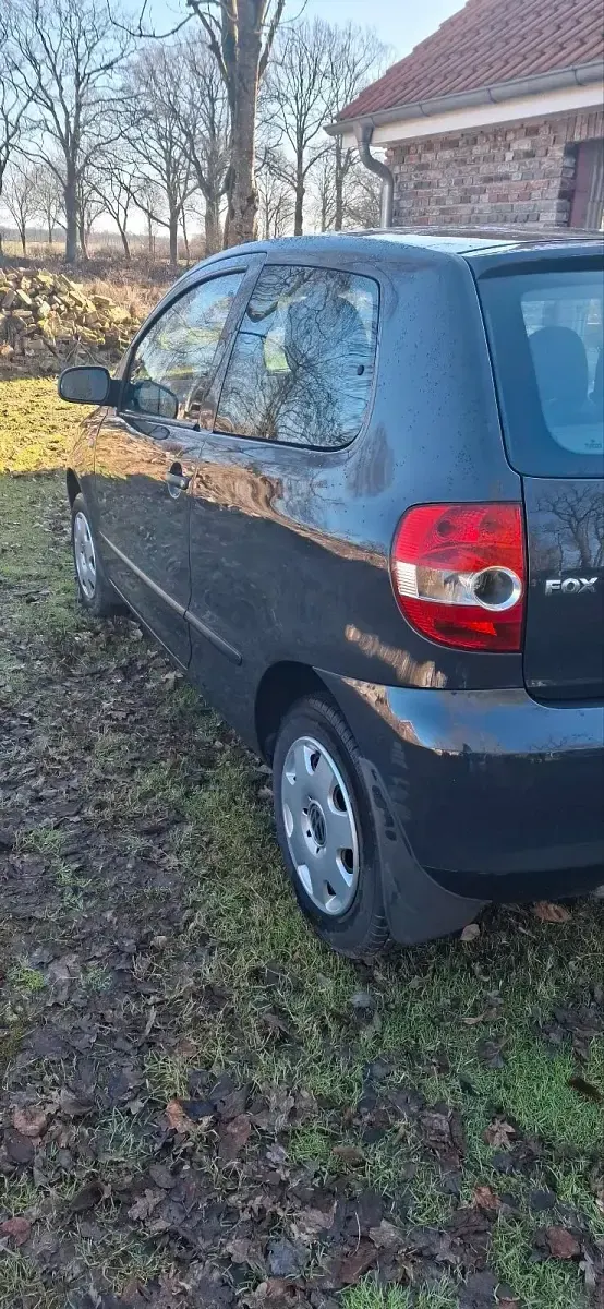 Gebraucht VW Fox 55 PS (40 kW) 2005 Grau Kleinwagen