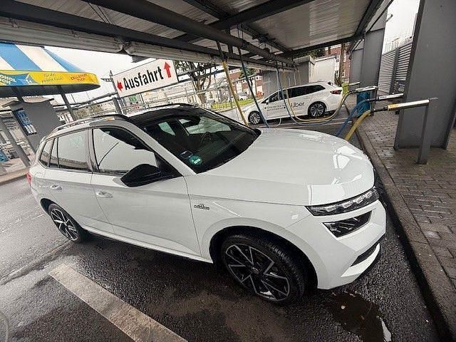 Weiß Gebraucht 2020 Skoda Kamiq Monte Carlo SUV | 22.800 € (Fairer Preis) - Bild 1/4