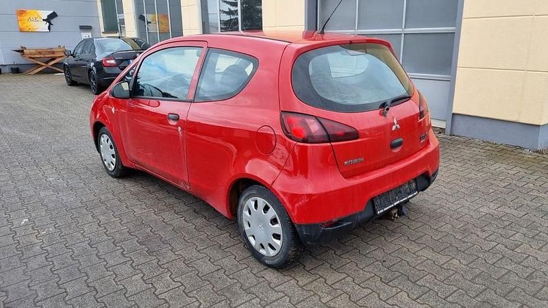 Gebraucht Mitsubishi Colt Basis 75 PS (55 kW) 2009 Rot Kleinwagen
