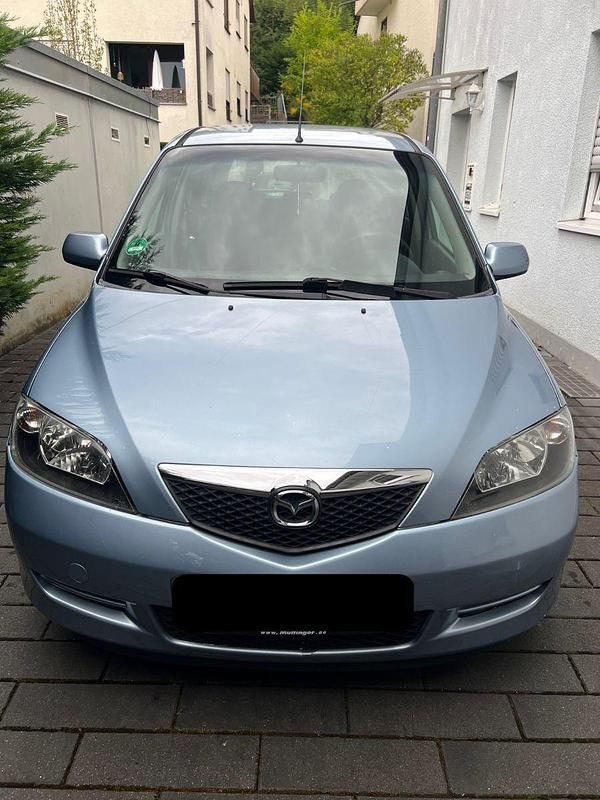 Blau Gebraucht 2005 Mazda 2 Comfort Limousine | 1.550 € (Fairer Preis) - Bild 1/4