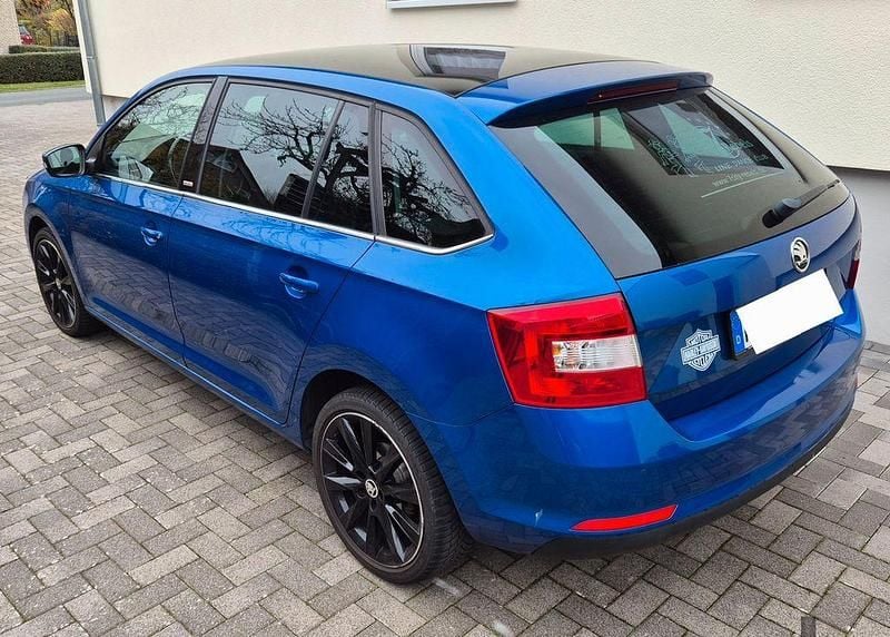 Gebraucht Skoda Rapid Joy 110 PS (80 kW) 2016 Blau Kleinwagen