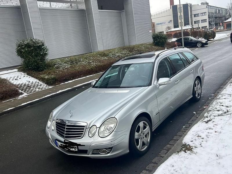 Silber Gebraucht 2006 Mercedes E280 Avantgarde Limousine | 3.899 € (Superpreis) - Bild 1/4