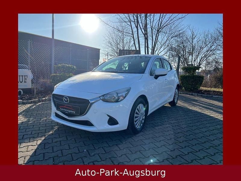 Weiß Gebraucht 2018 Mazda 2 Center-Line Limousine | 9.980 € (Fairer Preis) - Bild 1/4